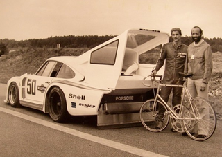 Illustration for article titled A Porsche, A Bicycling Record, And One Giant Sprocket